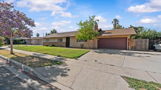 878 E Holly St, Rialto, Califórnia 92376, Estados Unidos