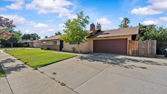 878 E Holly St, Rialto, Califórnia 92376, Estados Unidos
