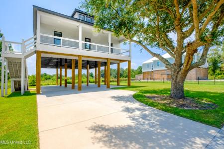 129 Markham Drive, Long Beach, Mississippi 39560