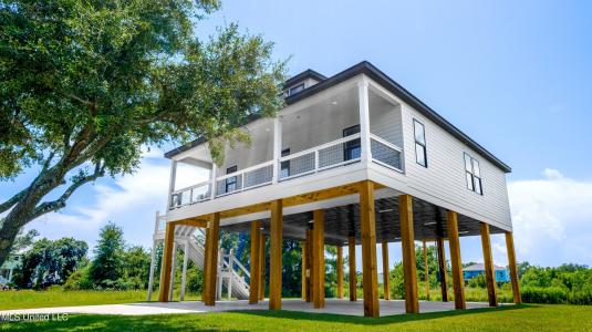 129 Markham Drive, Long Beach, Mississippi 39560