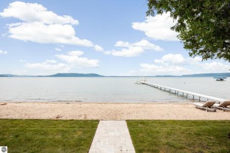 4902 W Whispering Pines Lane, Glen Arbor, Michigan 49636, Estados Unidos