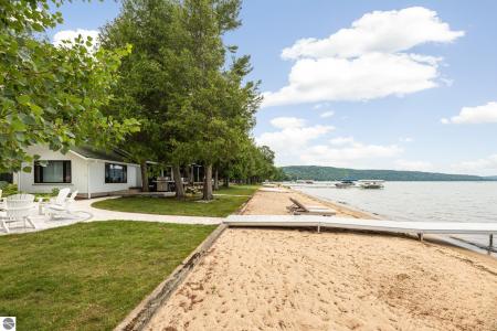 4902 W Whispering Pines Lane, Glen Arbor, Michigan 49636, Estados Unidos