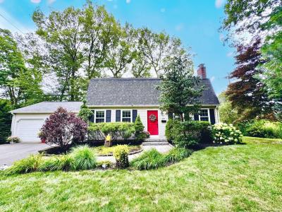 207 Diane Lane, Bristol, Connecticut 06010, USA