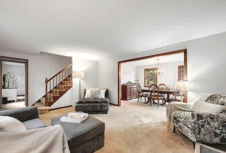 207 Diane Lane, Bristol, Connecticut 06010, USA