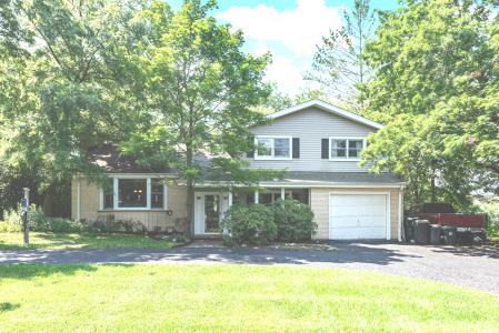 2291 Shannondale Drive, Libertyville, Illinois 60048, USA