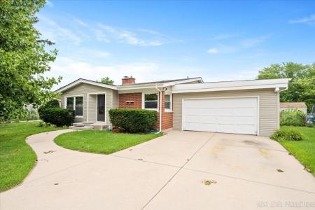 521 Iroquois Drive, Aurora, Illinois 60506, USA