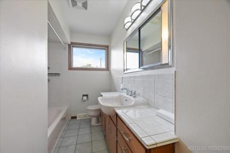 521 Iroquois Drive, Aurora, Illinois 60506, États-Unis