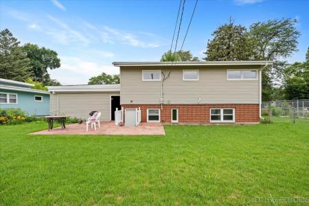 521 Iroquois Drive, Aurora, Illinois 60506, États-Unis