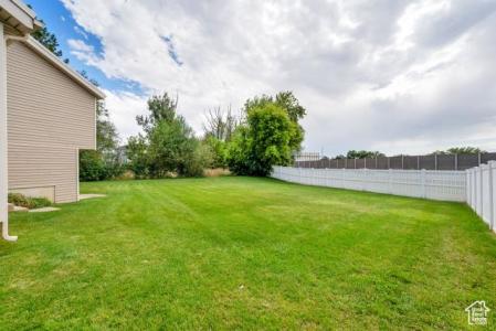 1689 N 725 W, Centerville, Utah 84014, USA