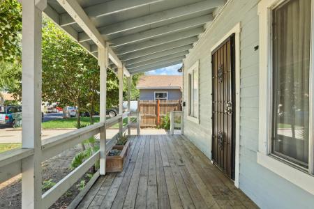 320 N Grant Avenue, Manteca, Califórnia 95336, Estados Unidos