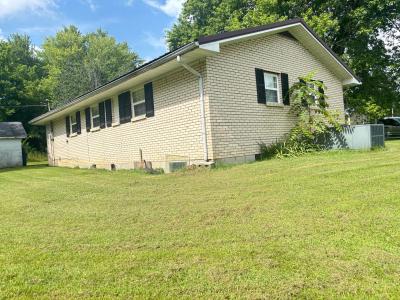 1710 South Jackson County High School Rd, McKee, Kentucky 40447