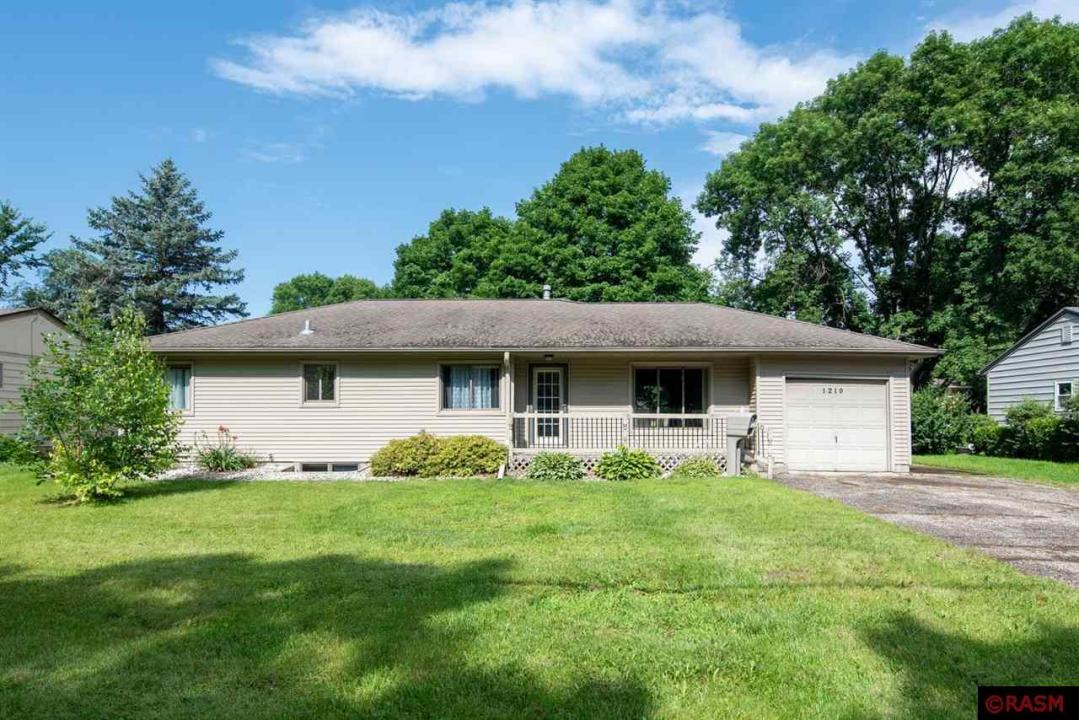 1210 Woodland Avenue, Mankato, Minnesota 56001, Stati Uniti