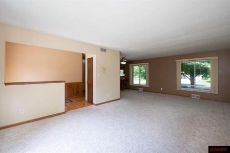 1210 Woodland Avenue, Mankato, Minnesota 56001, USA