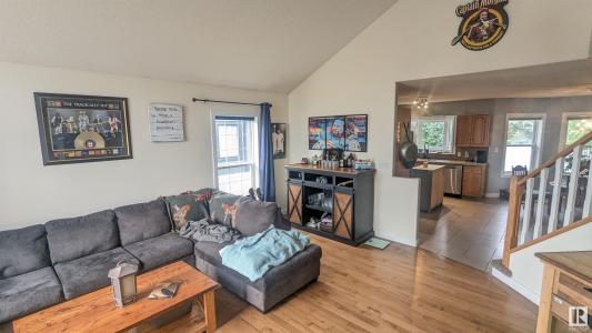5937 43A STREET, Vegreville, Alberta T9C 1V2, Canadá