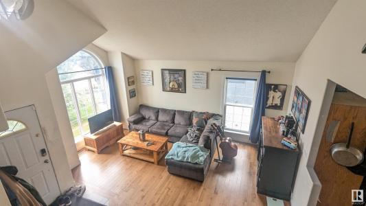 5937 43A STREET, Vegreville, Alberta T9C 1V2, Canadá