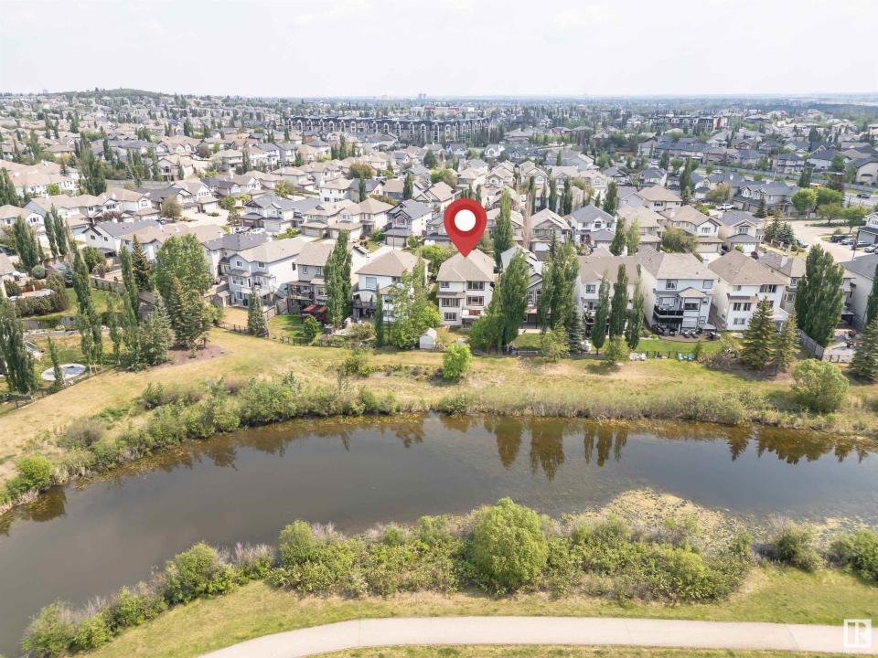 7363 SINGER WAY NW, Edmonton, Alberta T6R 3S1, Kanada