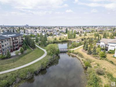 7363 SINGER WAY NW, Edmonton, Alberta T6R 3S1, Kanada