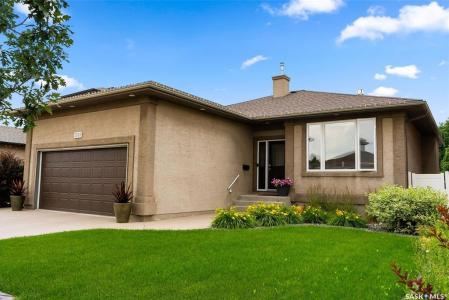 1918 DUNNISON CRESCENT E, Regina, Saskatchewan S4V 0N8, Canada