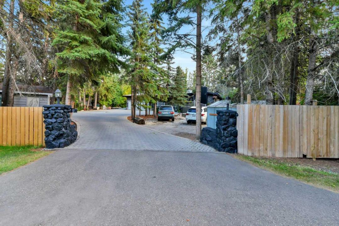 9 CRONQUIST CLOSE, Red Deer, אלברטה T4N 1E3, קנדה 