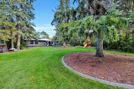 9 CRONQUIST CLOSE, Red Deer, אלברטה T4N 1E3, קנדה 