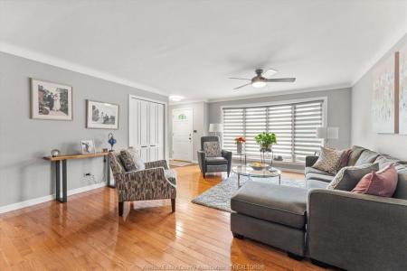 2550 DANDURAND, Windsor, Ontario N9E 2C9, Kanada