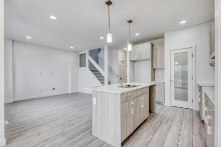 31 DEWAR COVE, Winnipeg, Manitoba R2V 5J2, Canada