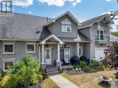 44 WEBB CIRCLE, Dysart Et Al (dysart), Ontario K0M 1S0, Kanada