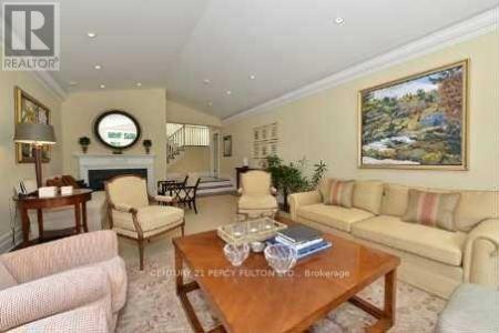 7 VALLEYANNA DRIVE, Toronto (bridle Path-sunnybrook-york Mills), Ontario M4N 1J7, Canada