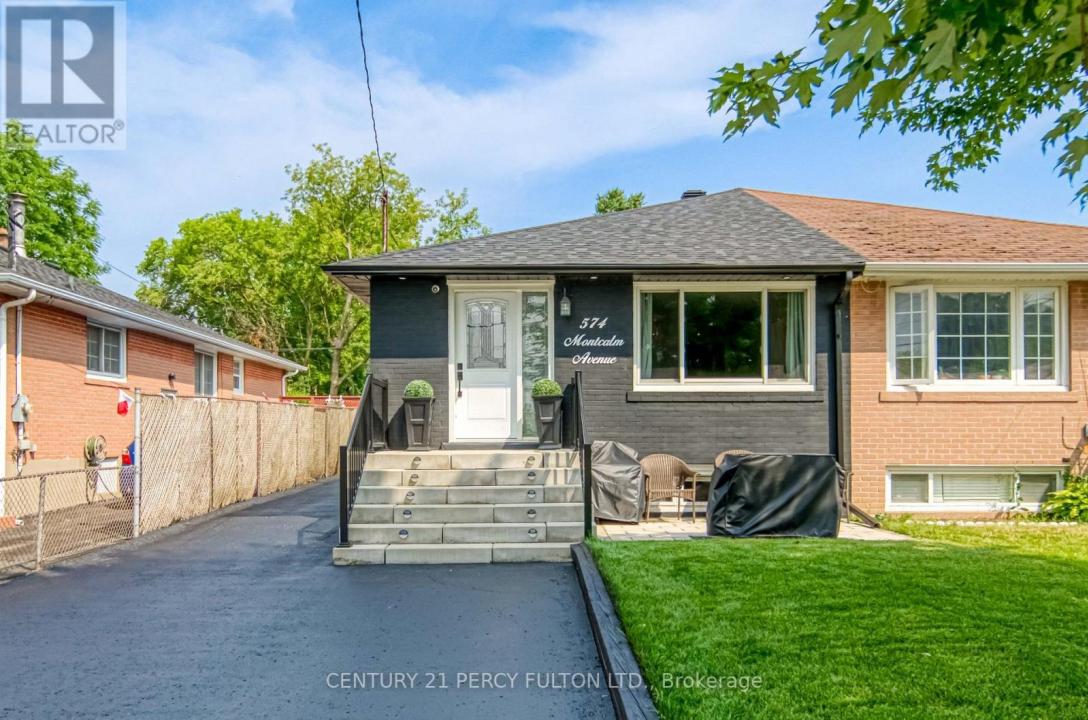 574 MONTCALM AVENUE, Oshawa (vanier), Ontario L1J 2H1, Canadá