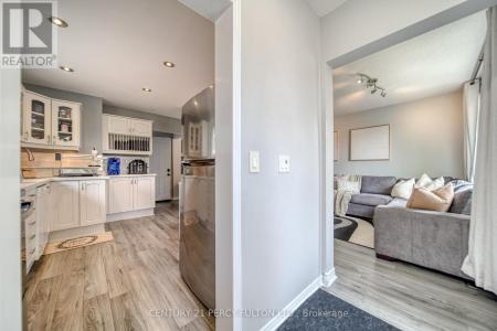 574 MONTCALM AVENUE, Oshawa (vanier), Ontario L1J 2H1, Canadá