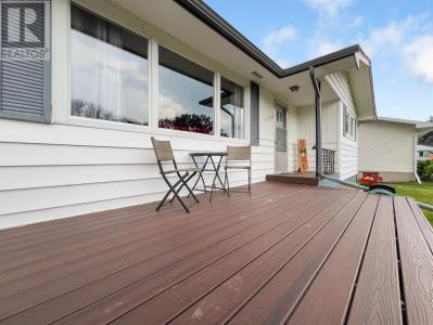 1103 RIVERSIDE DRIVE EAST, Drumheller, Alberta T0J 0Y5, Canada