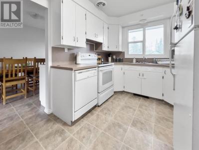 1103 RIVERSIDE DRIVE EAST, Drumheller, Alberta T0J 0Y5, Canada