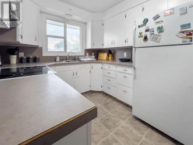 1103 RIVERSIDE DRIVE EAST, Drumheller, Alberta T0J 0Y5, Canada