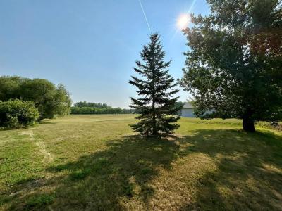 734 CHURCH ROAD, East Selkirk, Manitoba R0E 0M0, Canada