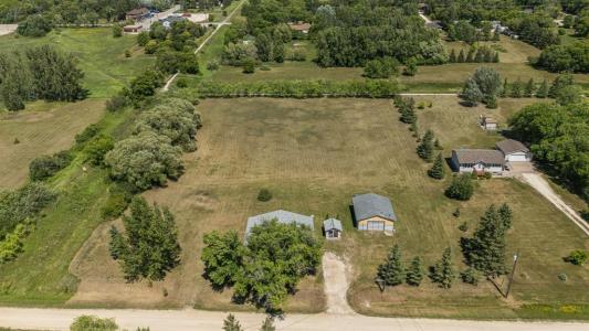 734 CHURCH ROAD, East Selkirk, Manitoba R0E 0M0, Canada