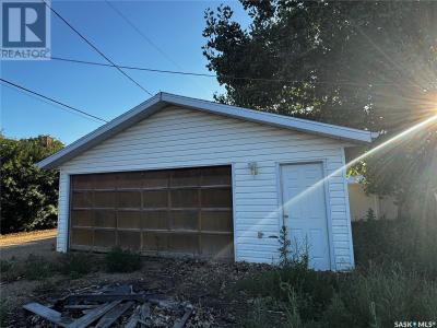 104 2ND AVENUE W, Gravelbourg, Saskatchewan S0H 1X0, Canada