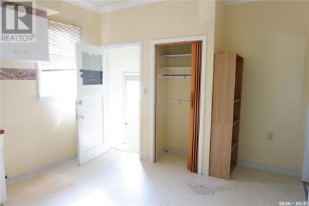 104 2ND AVENUE W, Gravelbourg, Saskatchewan S0H 1X0, Canada