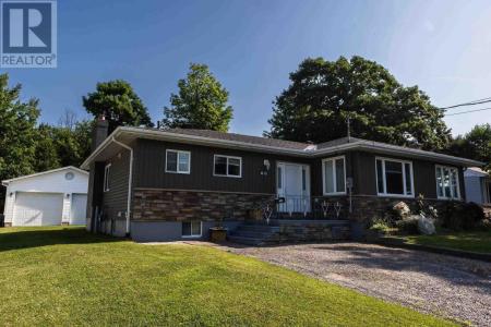 60 TILLEY RD, Sault Ste. Marie, Ontario P6B 3Y6, Canadá