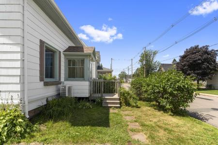 334 NORTH MARKET STREET, Summerside, Prince Edward Island C1N 1L5, Canada