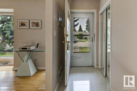 9437 144 STREET NW, Edmonton, Alberta T5R 0R8, Canada