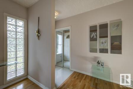 9437 144 STREET NW, Edmonton, Alberta T5R 0R8, Canada