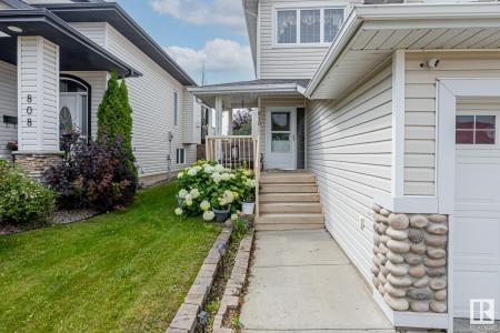 810 GRANDIN DRIVE, Morinville, Alberta T8R 1T9, Canadá