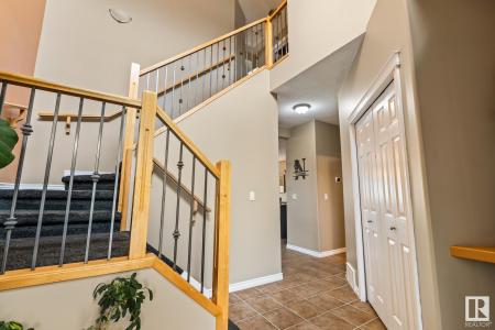 810 GRANDIN DRIVE, Morinville, Alberta T8R 1T9, Canadá