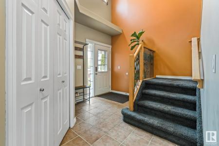 810 GRANDIN DRIVE, Morinville, Alberta T8R 1T9, Canadá