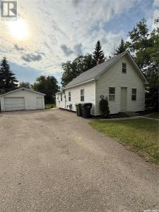 220 MAPLE AVENUE, Yorkton, Saskatchewan S3N 1W5, Canada