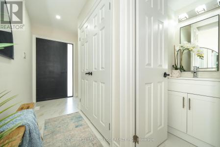 64 BUCKHURST CRESCENT, Toronto (agincourt North), 安大略省 M1S 4C4, 加拿大