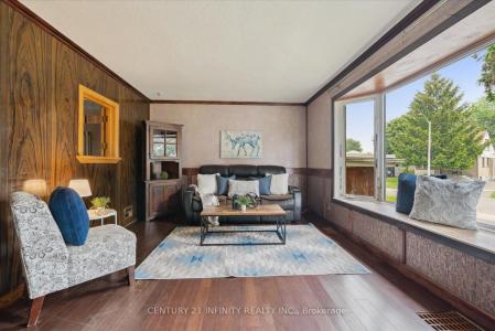9 FOREST ROAD, Ajax, Ontario L1S 2N2, Canada