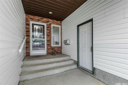 1402 RADWAY STREET N, Regina, Saskatchewan S4X 4A7, Kanada