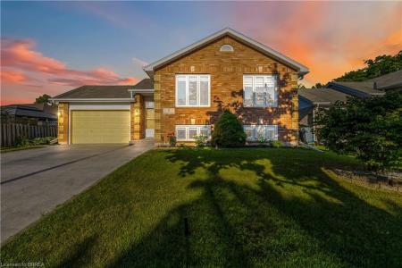 5 CORK CRESCENT, Brantford, Ontario N3V 1E3, Canada