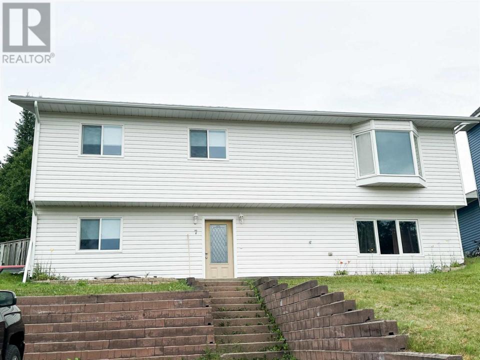 7 DUPONT DR, Red Lake, 安大略省 P0V 2M0, 加拿大